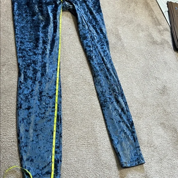 HUE Slate Blue Crushed Velvet Leggings Large NWT - Picture 6 of 8
